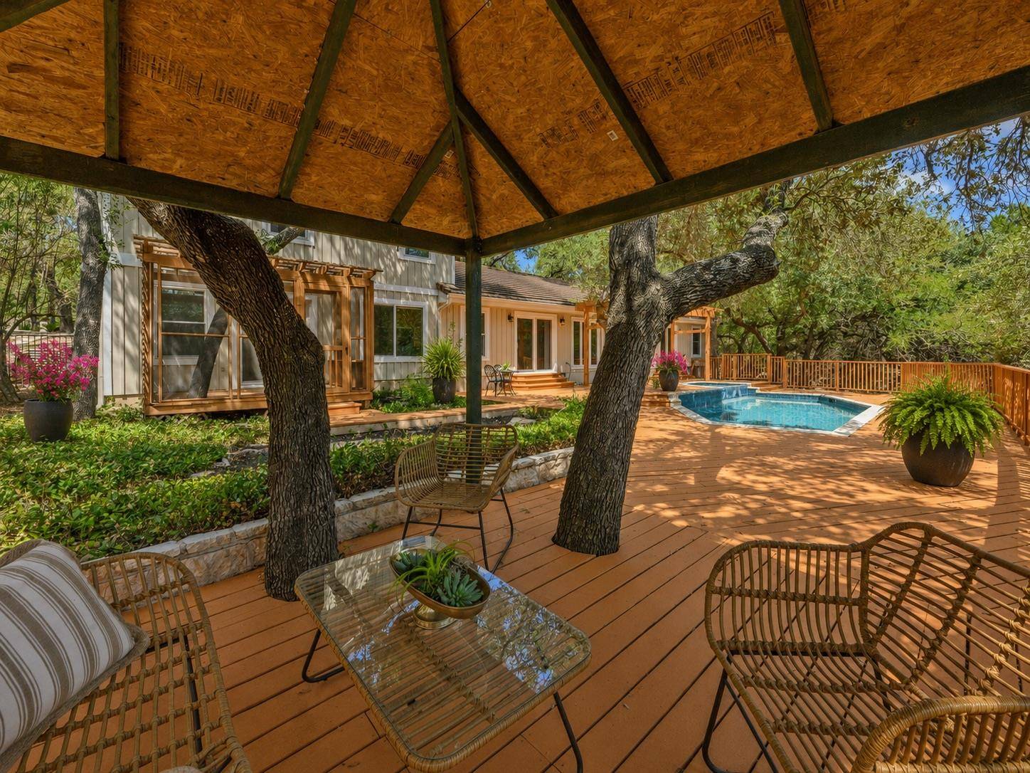 224 Hurst Creek RD, Lakeway, TX 78734