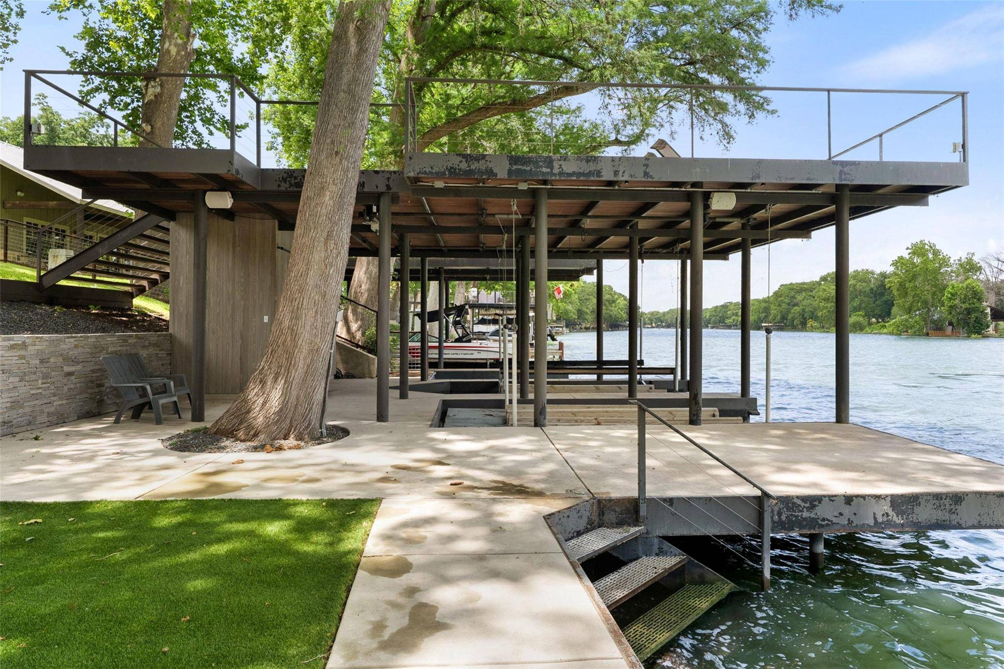 2529 Terminal Loop RD, Mcqueeney, TX 78123