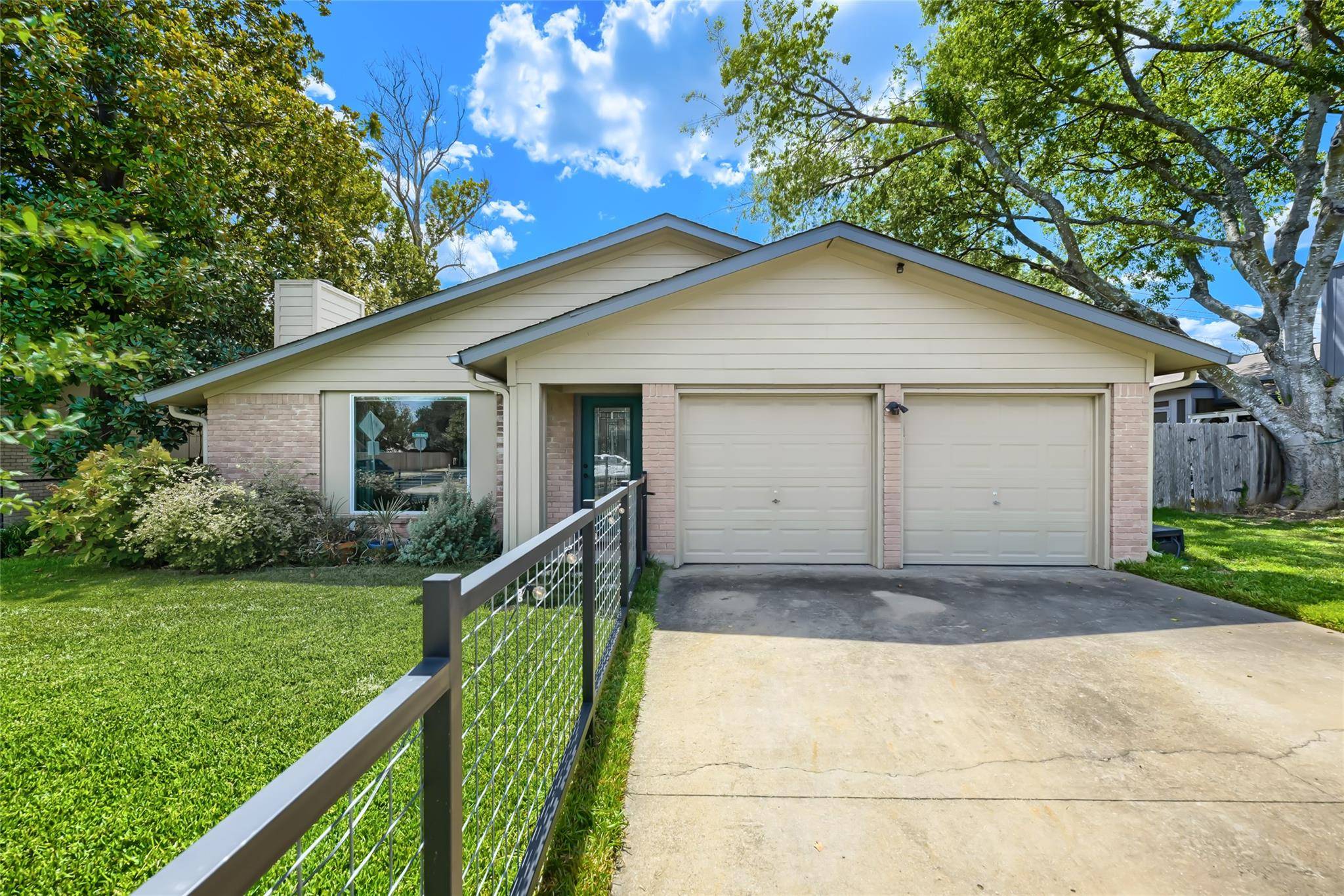 215 Cloudview DR, Austin, TX 78745