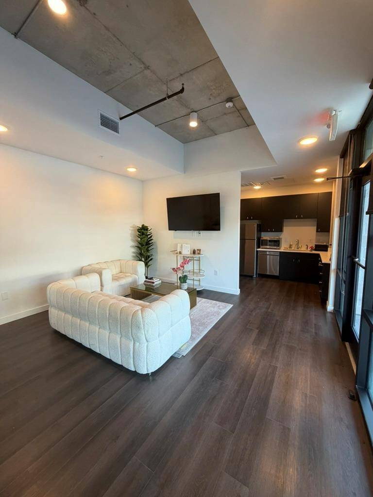 1709 Burton DR, Austin, TX 78741