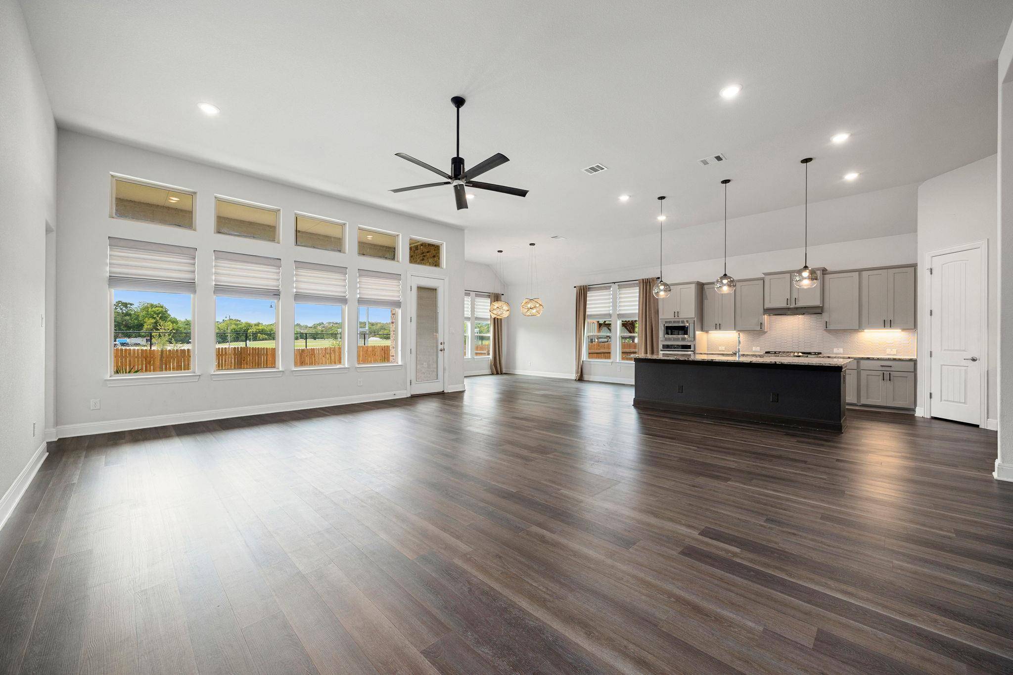 602 Pulitzer DR, Hutto, TX 78634