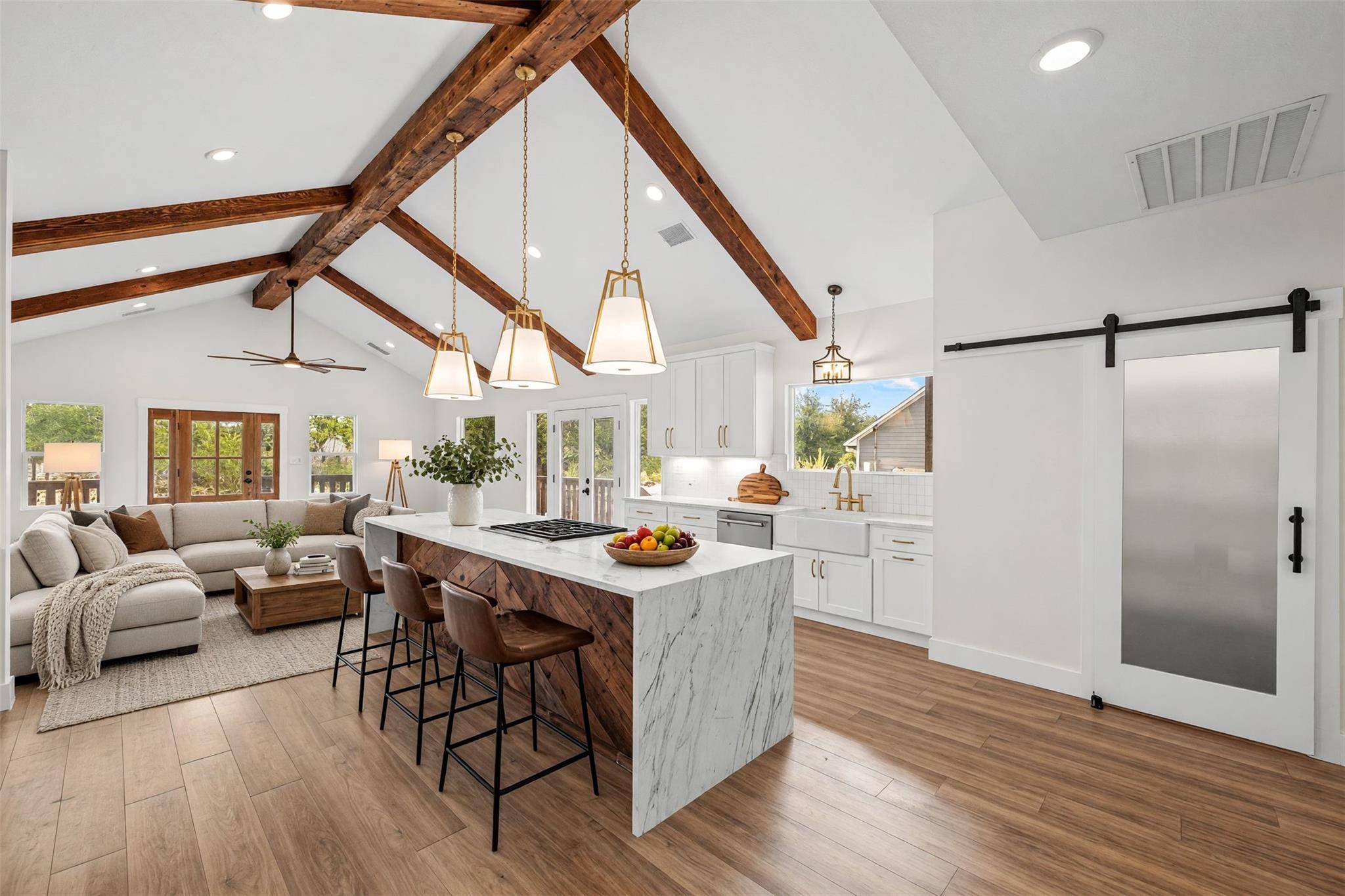 2102 S Church ST, Georgetown, TX 78626