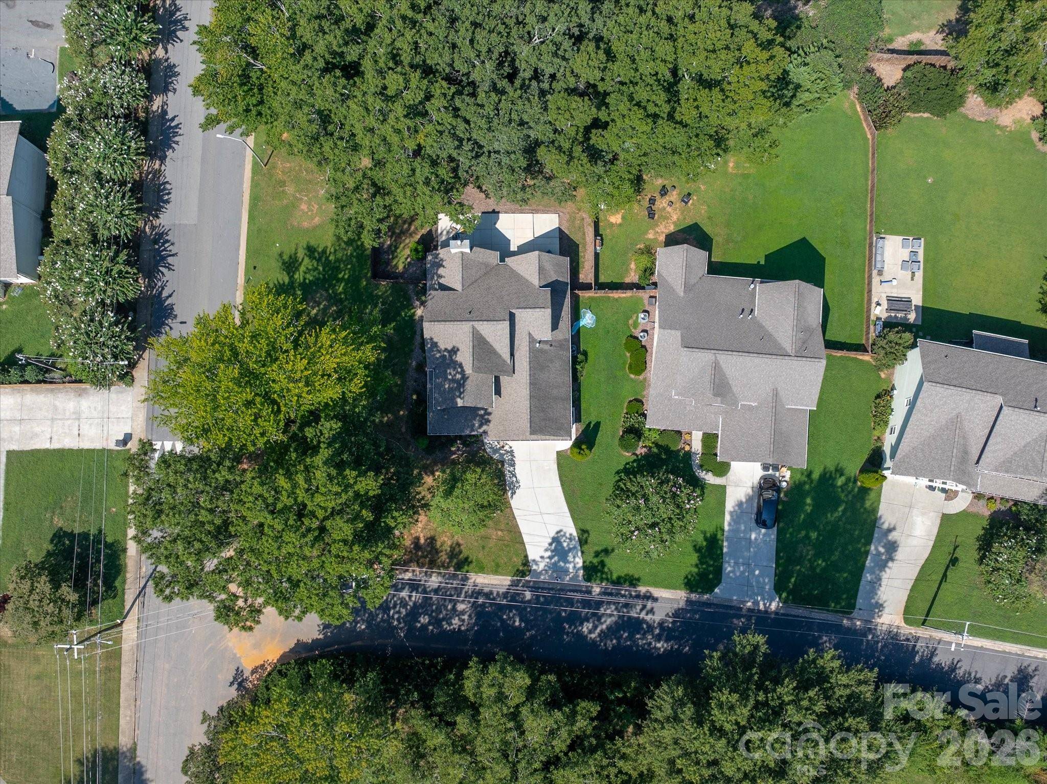 2562 Roseview LN, Charlotte, NC 28205