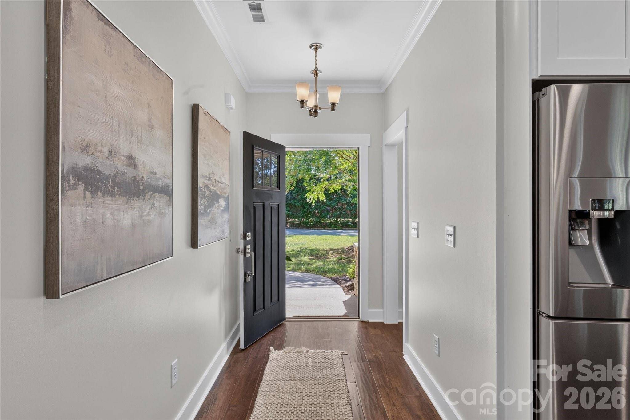 2562 Roseview LN, Charlotte, NC 28205