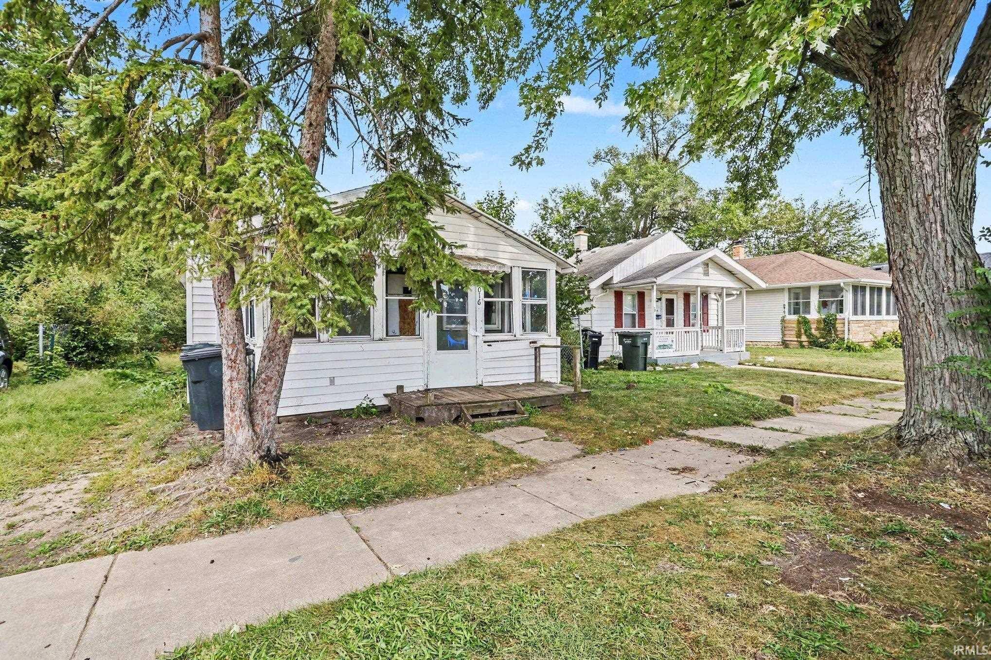 1016 Duey AVE, South Bend, IN 46617