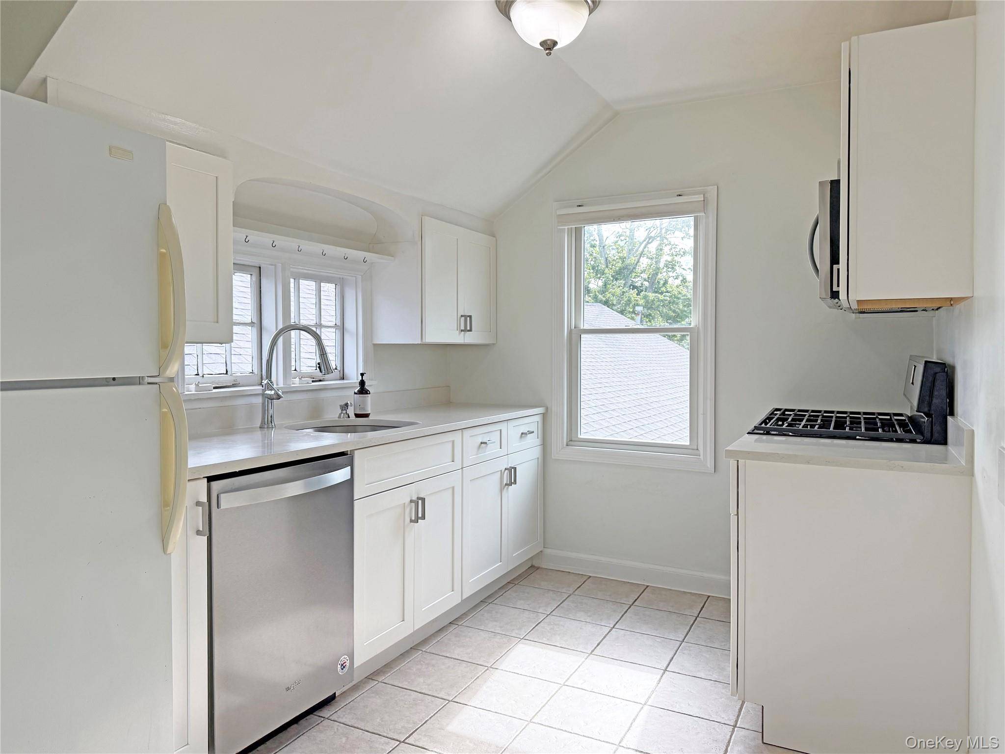 495 Montauk HWY, East Quogue, NY 11942