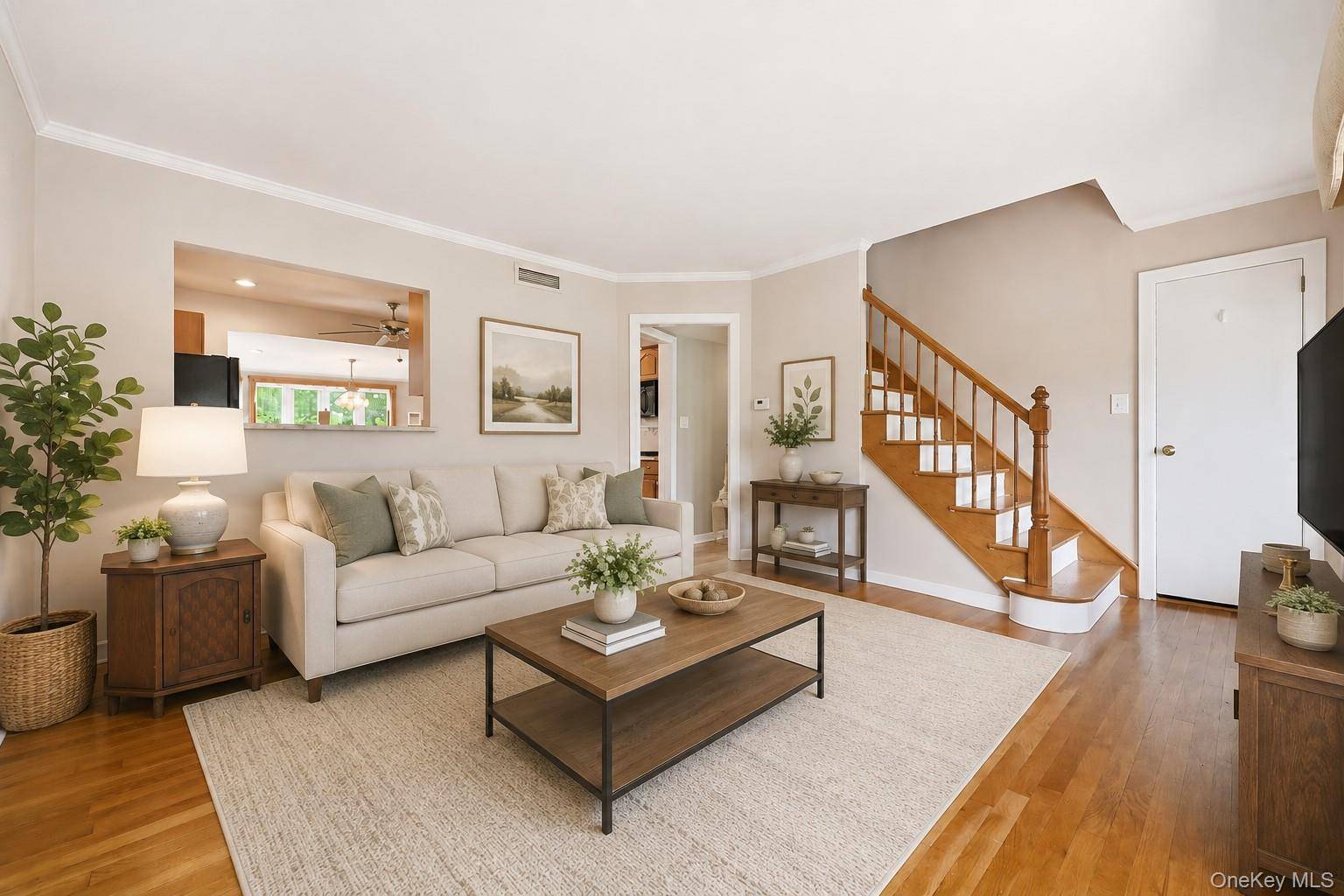 303 Caroline AVE, Garden City South, NY 11530