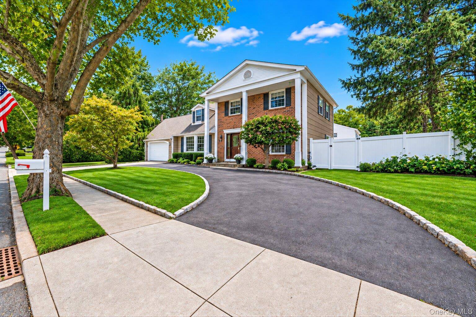 9 Rodney ST, Port Jefferson Station, NY 11776