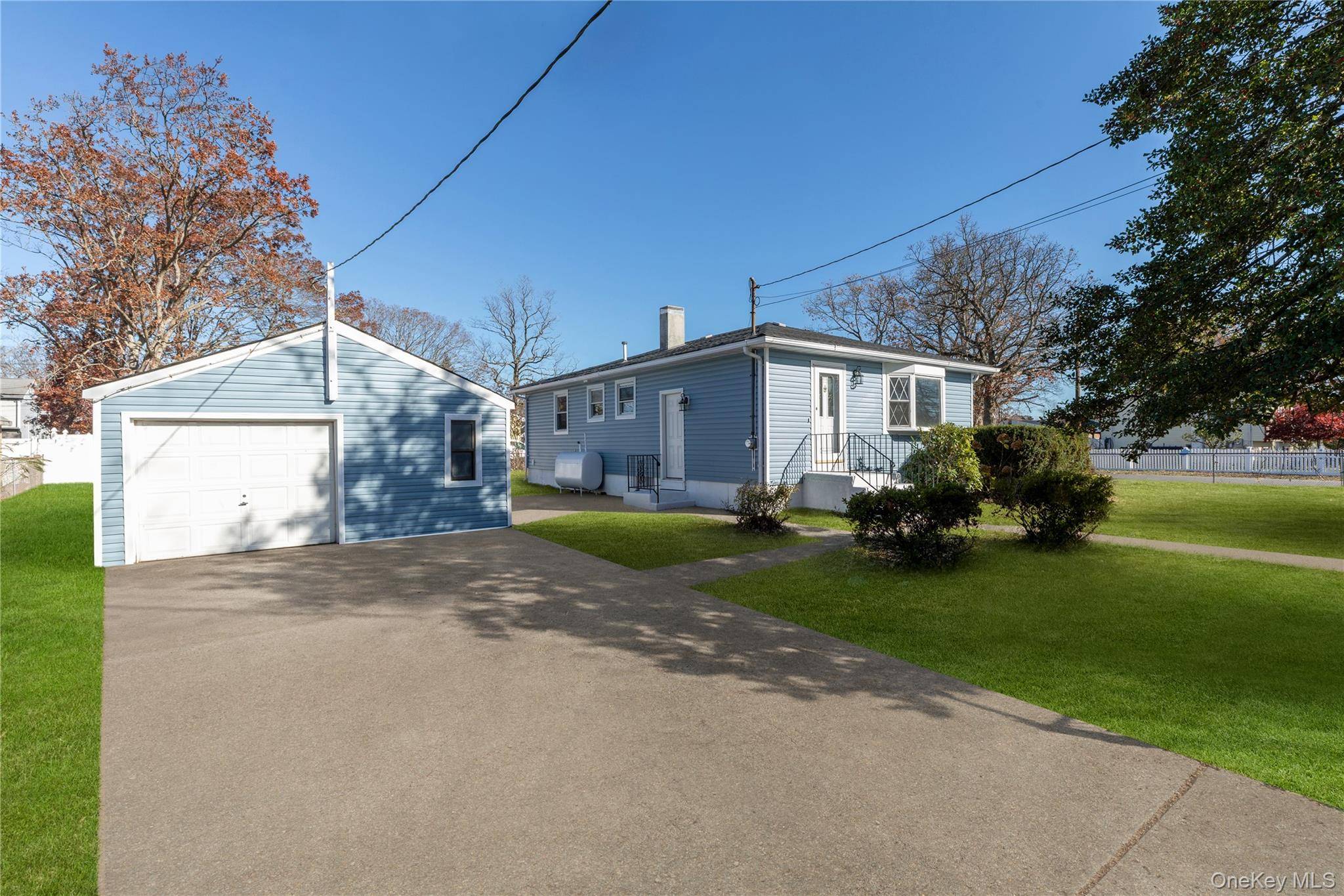 345 41 ST ST, Copiague, NY 11726