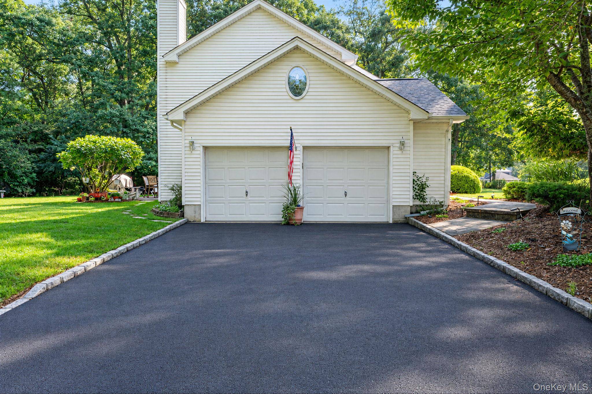 1 Chen CT, Middle Island, NY 11953