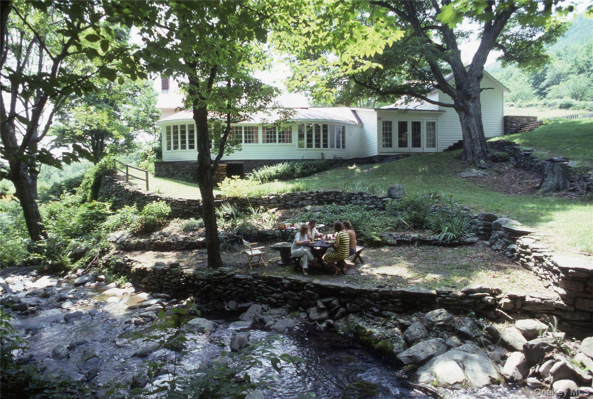 190 Lewis Hollow RD, Woodstock, NY 12498