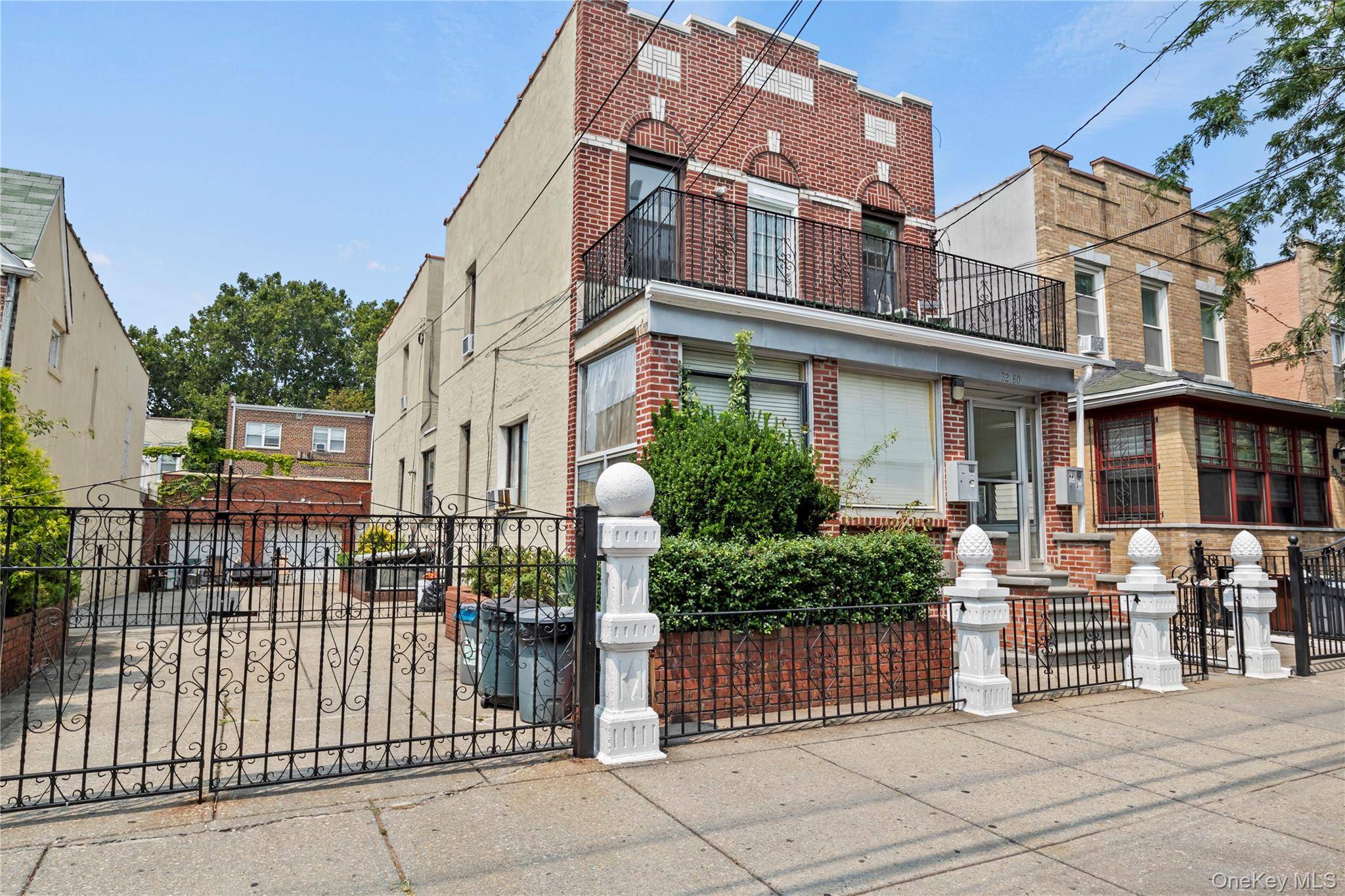 32-60 43rd ST #2F, Astoria, NY 11103