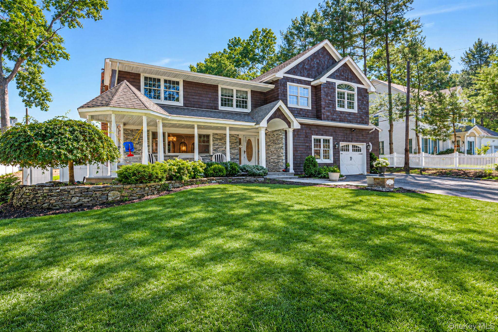 3 Saggese LN, Nesconset, NY 11767
