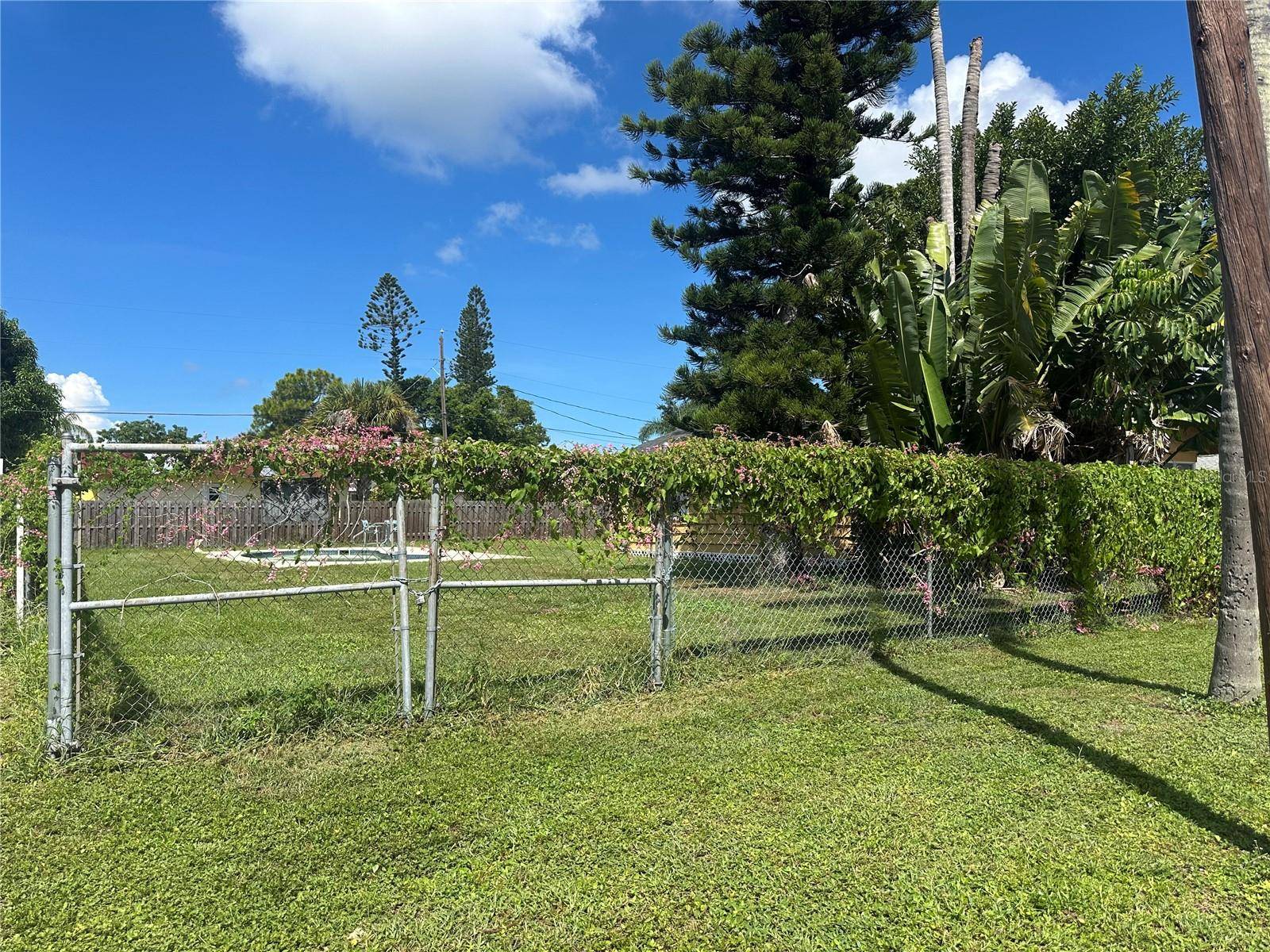 3928 S EAST AVE, Sarasota, FL 34231