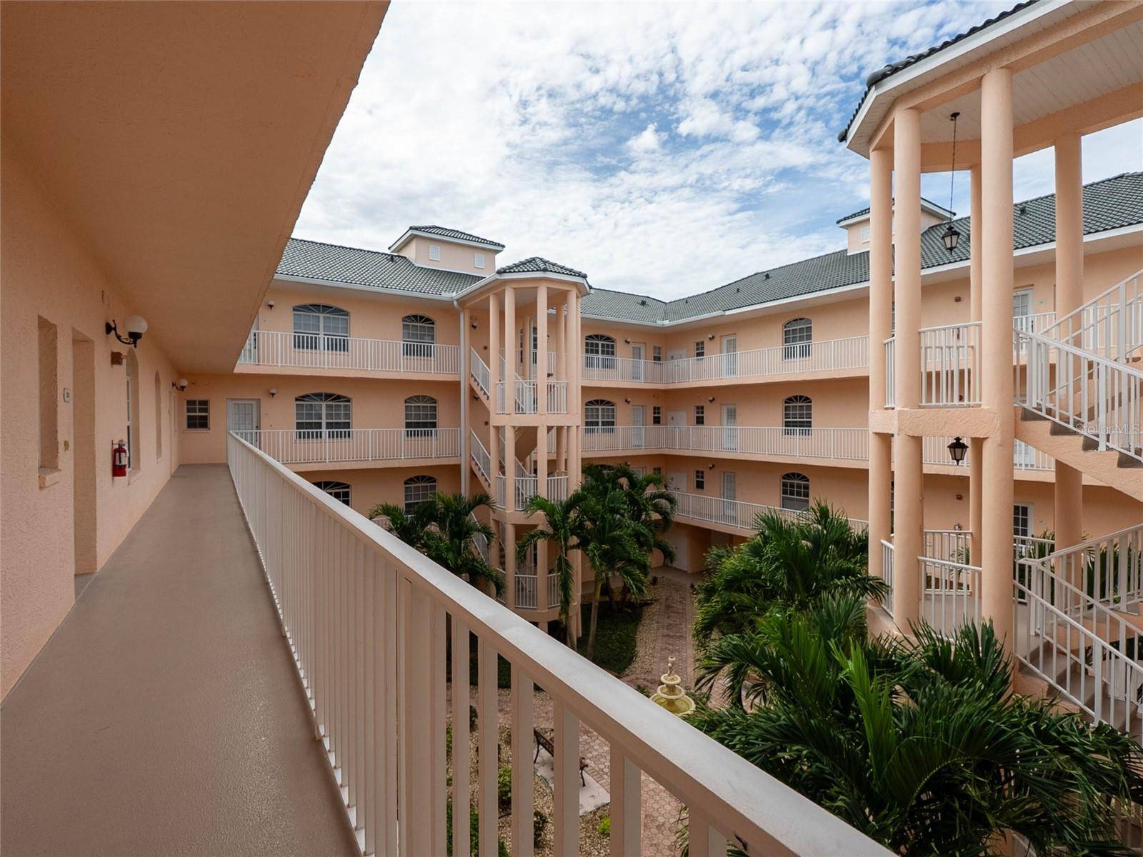 1709 GONDOLA PARK DR #1709, Venice, FL 34292