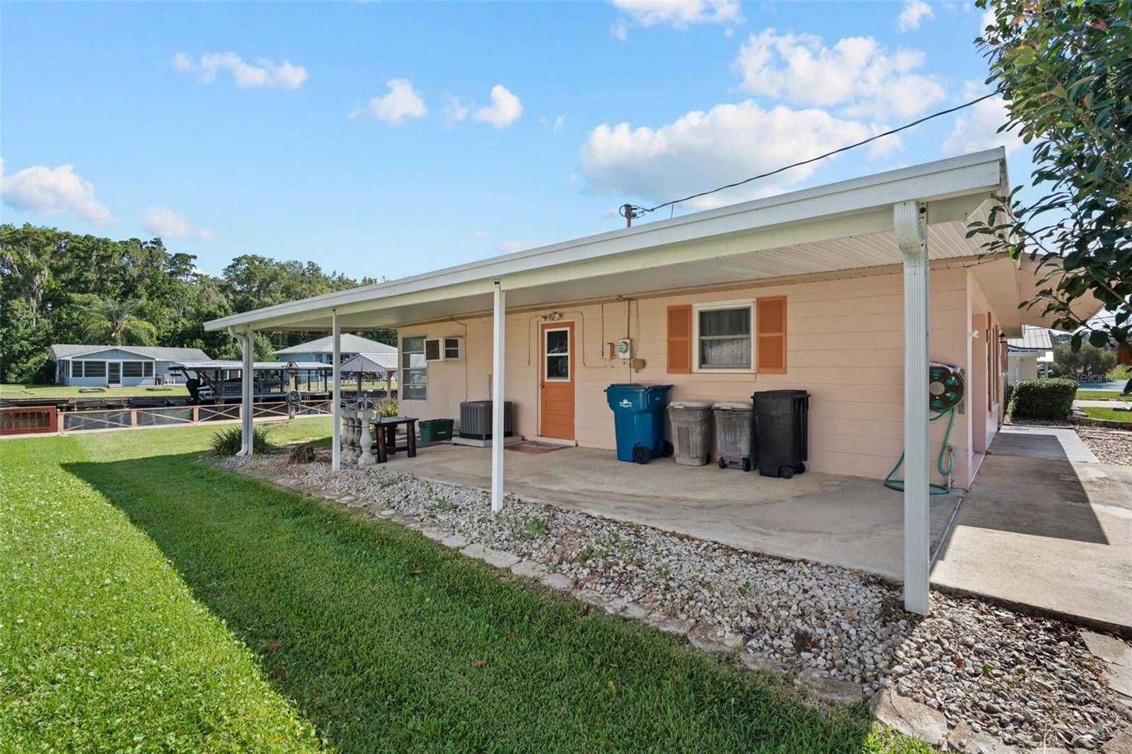 1630 PARADISE LN, Astor, FL 32102
