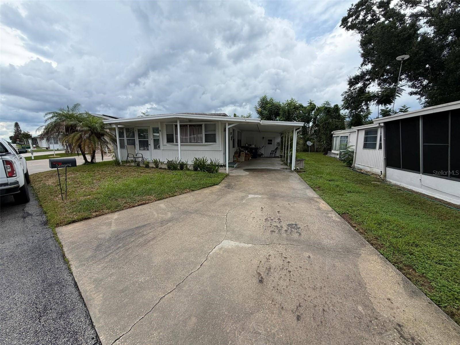 112 HOLIDAY LN, Auburndale, FL 33823