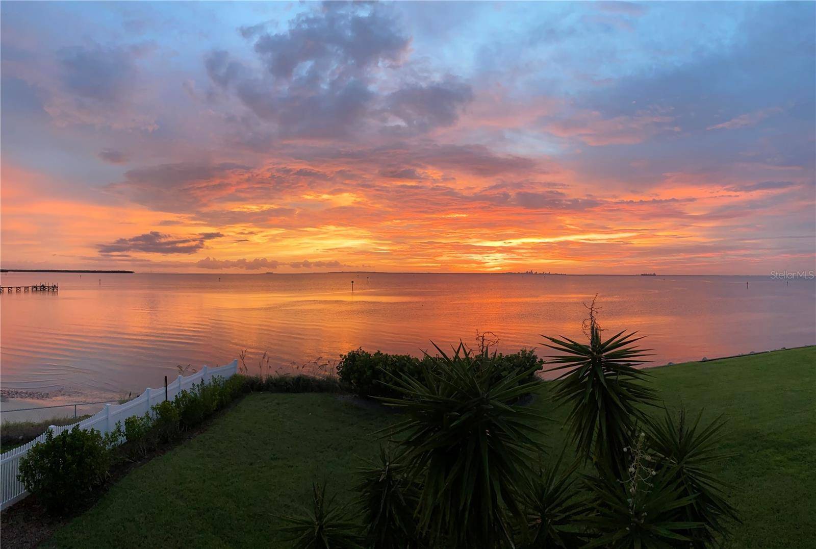 800 BAHIA DEL SOL DR #A, Ruskin, FL 33570