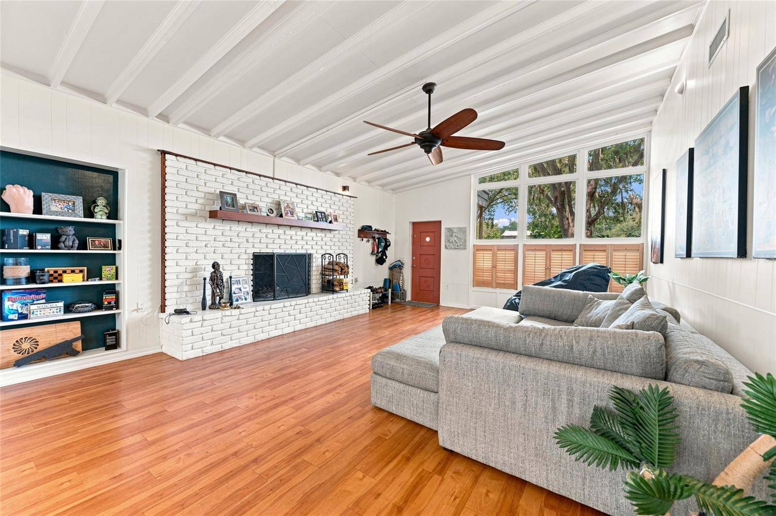 809 E RIVER DR, Temple Terrace, FL 33617