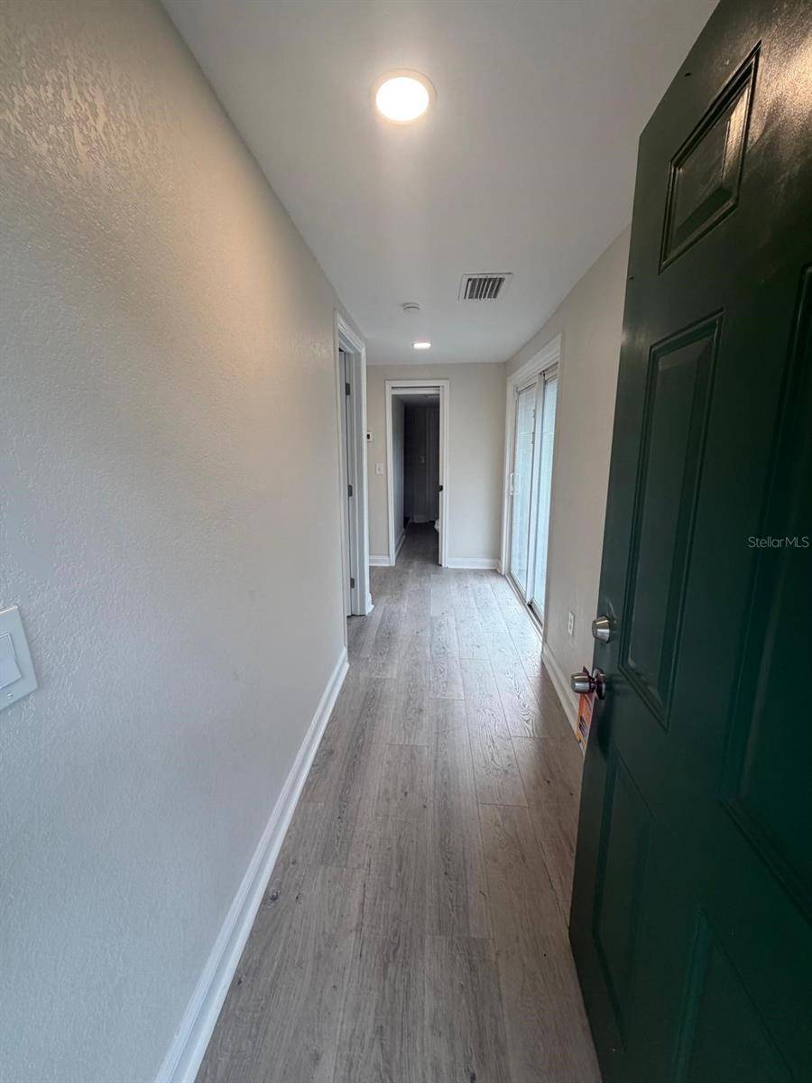 8424 N HIGHLAND AVE, Tampa, FL 33604