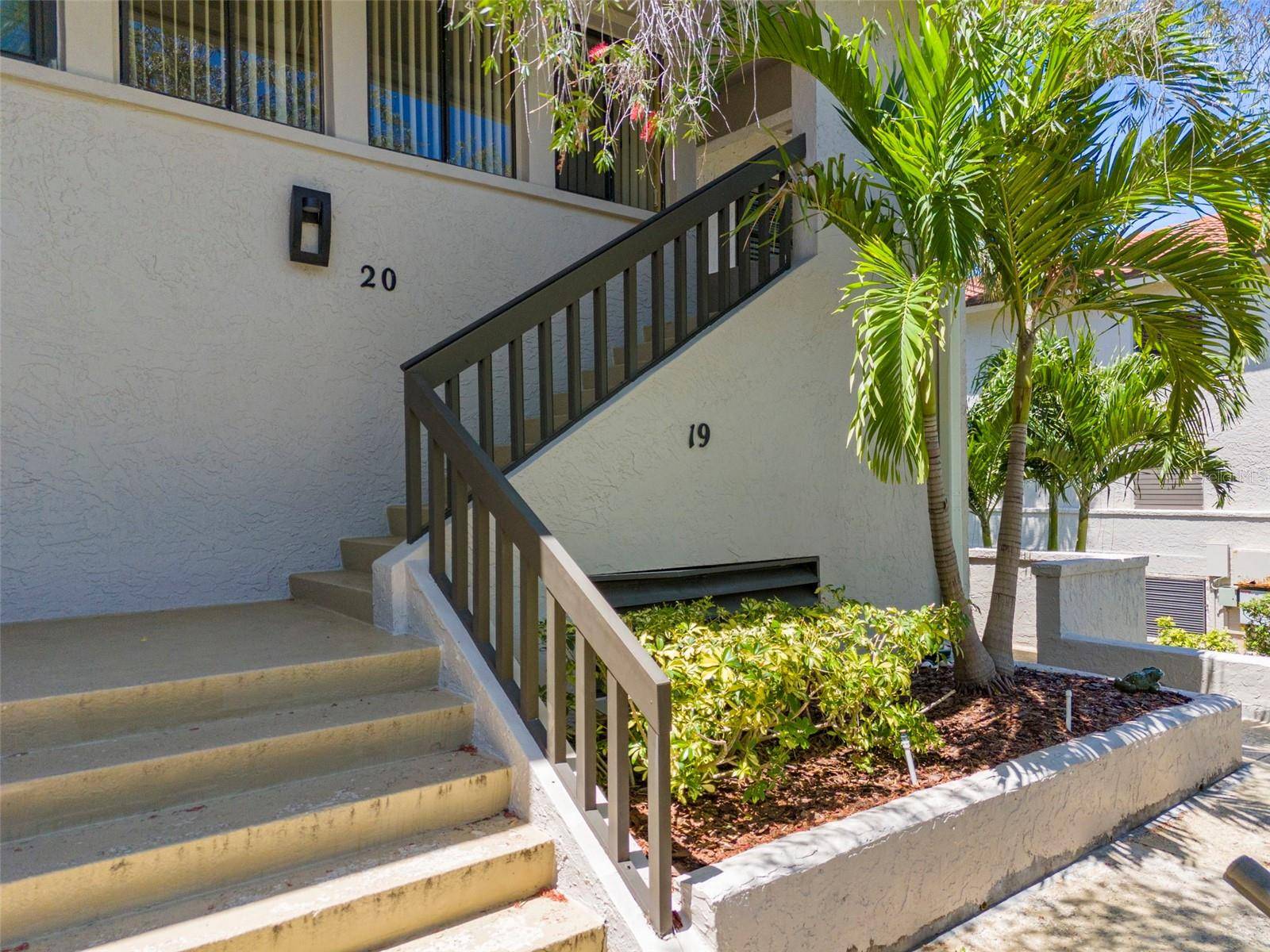 1801 MARINER DR #20, Tarpon Springs, FL 34689