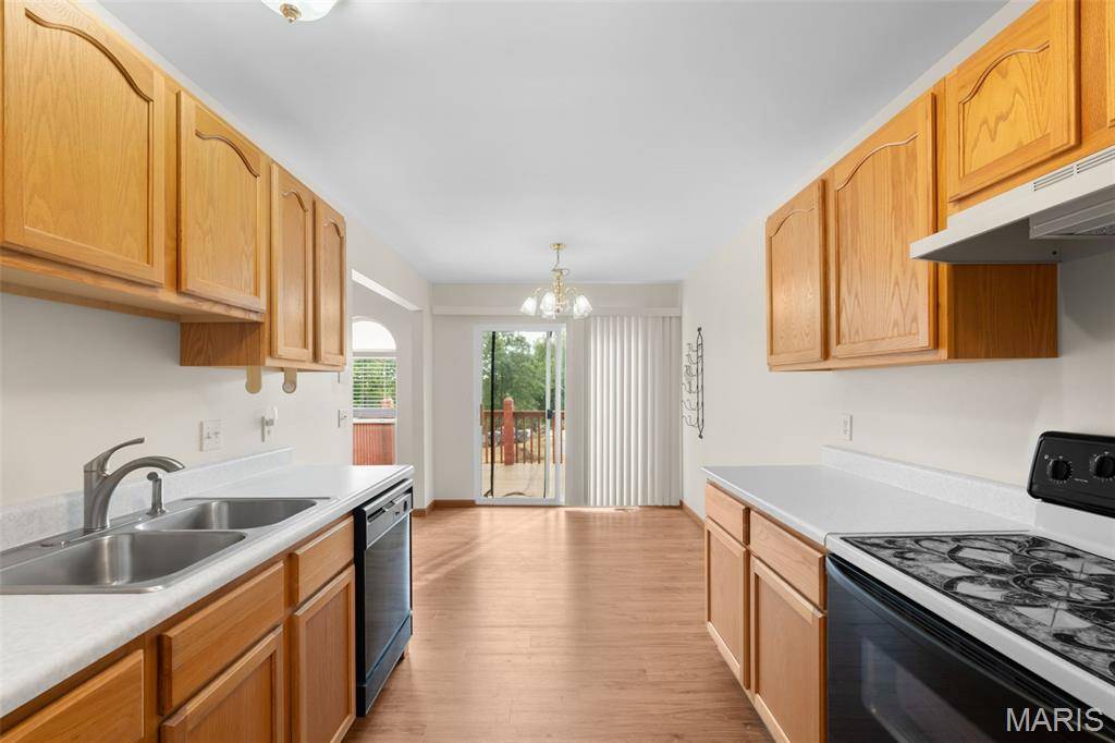 200 Meadowview DR, Warrenton, MO 63383