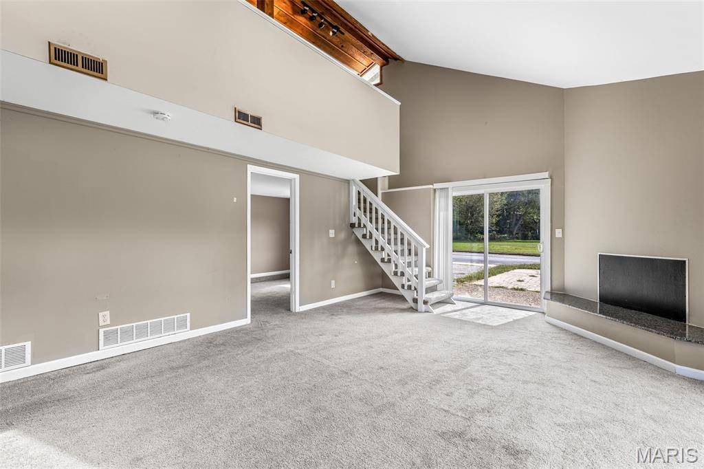 49 Marie DR, St Charles, MO 63301