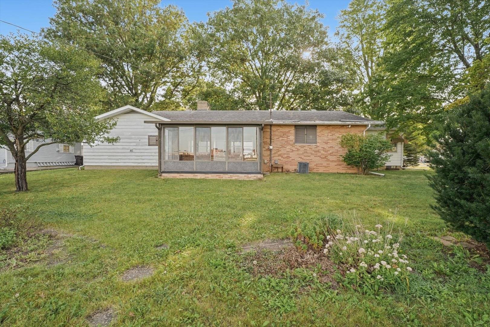217 Cedar ST, Gibson City, IL 60936