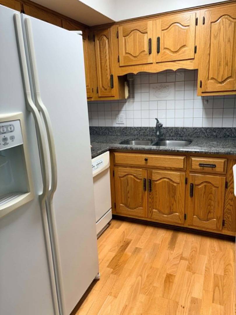 140 Carriage Way DR #C228, Burr Ridge, IL 60527