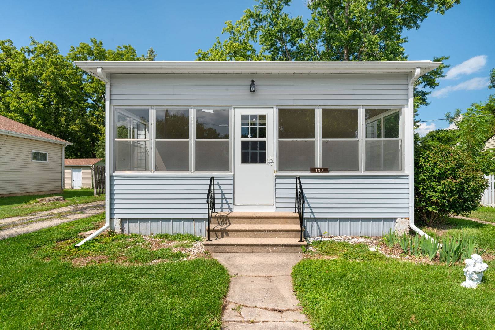 107 E PRAIRIE ST, Plano, IL 60545
