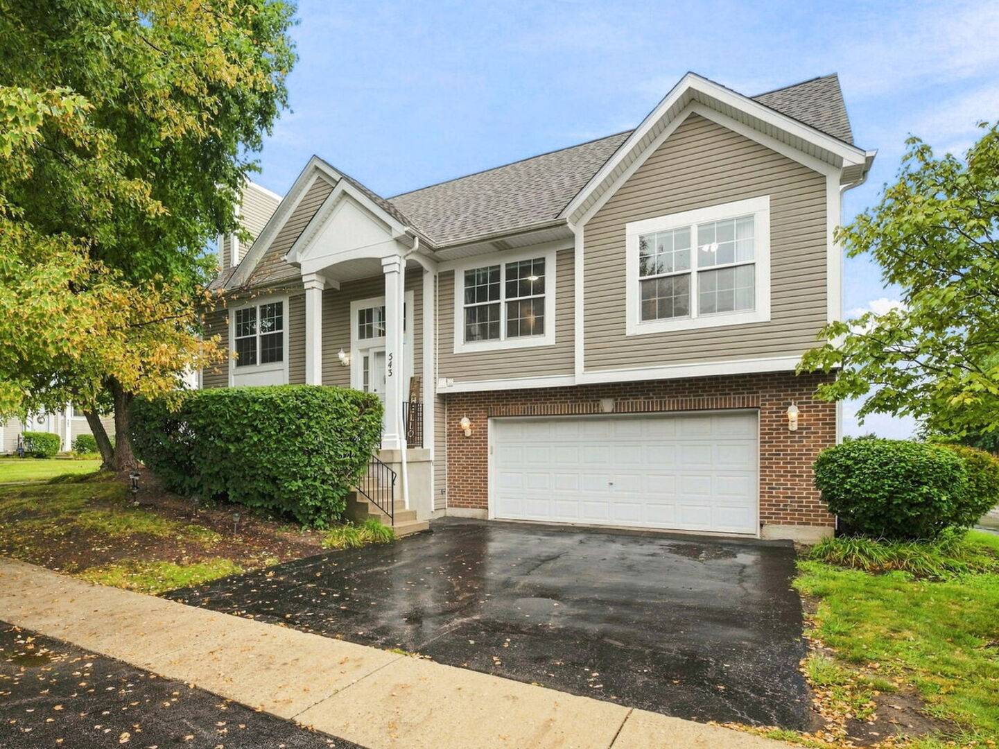 543 Silver Leaf DR, Joliet, IL 60431