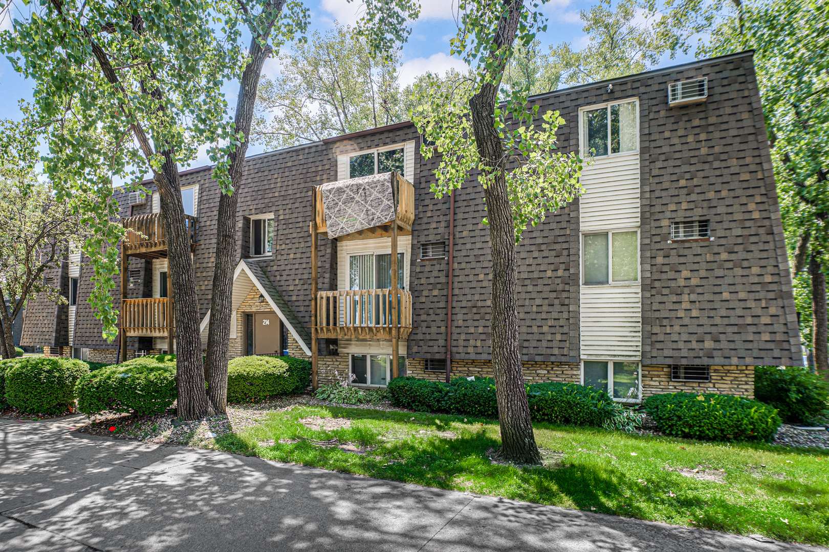 214 MADISON ST #2B, Joliet, IL 60435