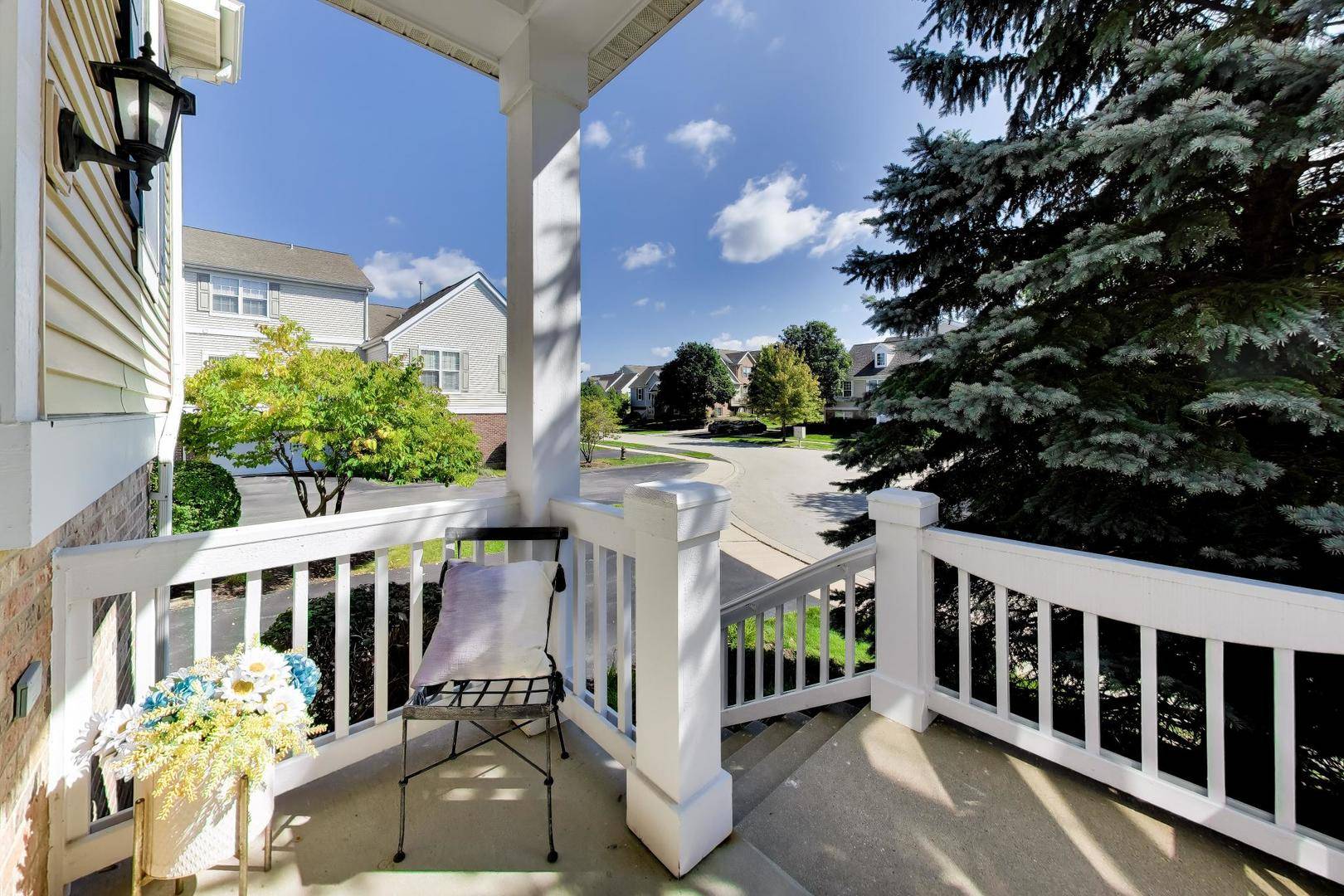 612 N Hidden Prairie CT, Palatine, IL 60067