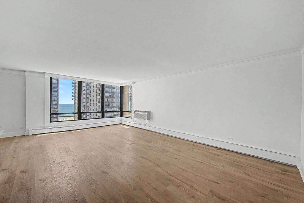 5740 N Sheridan RD #17C, Chicago, IL 60660