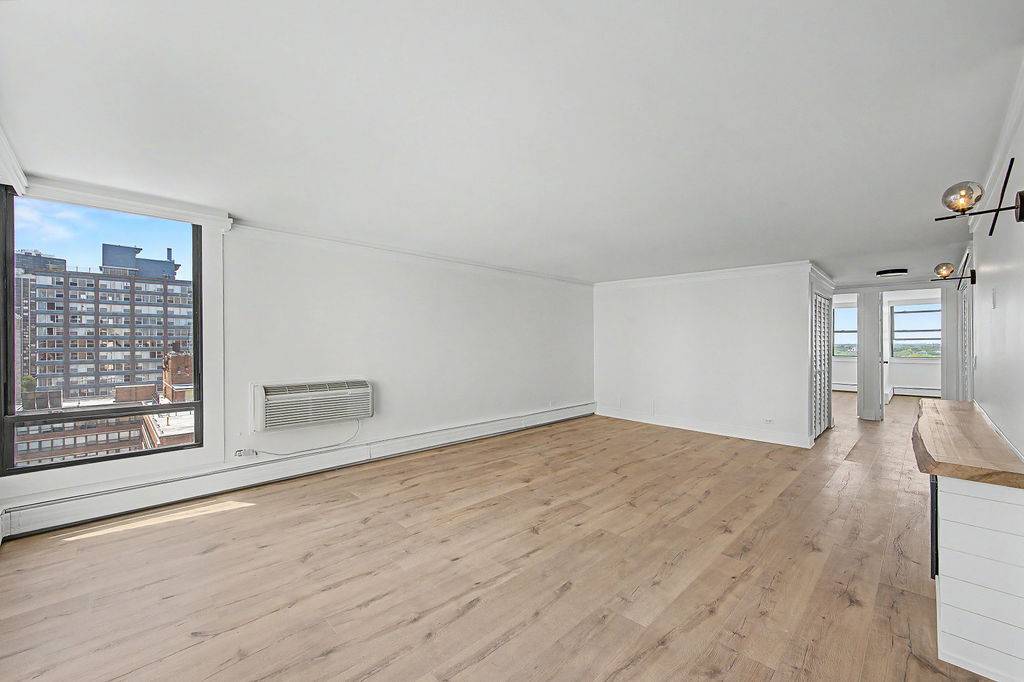5740 N Sheridan RD #17C, Chicago, IL 60660