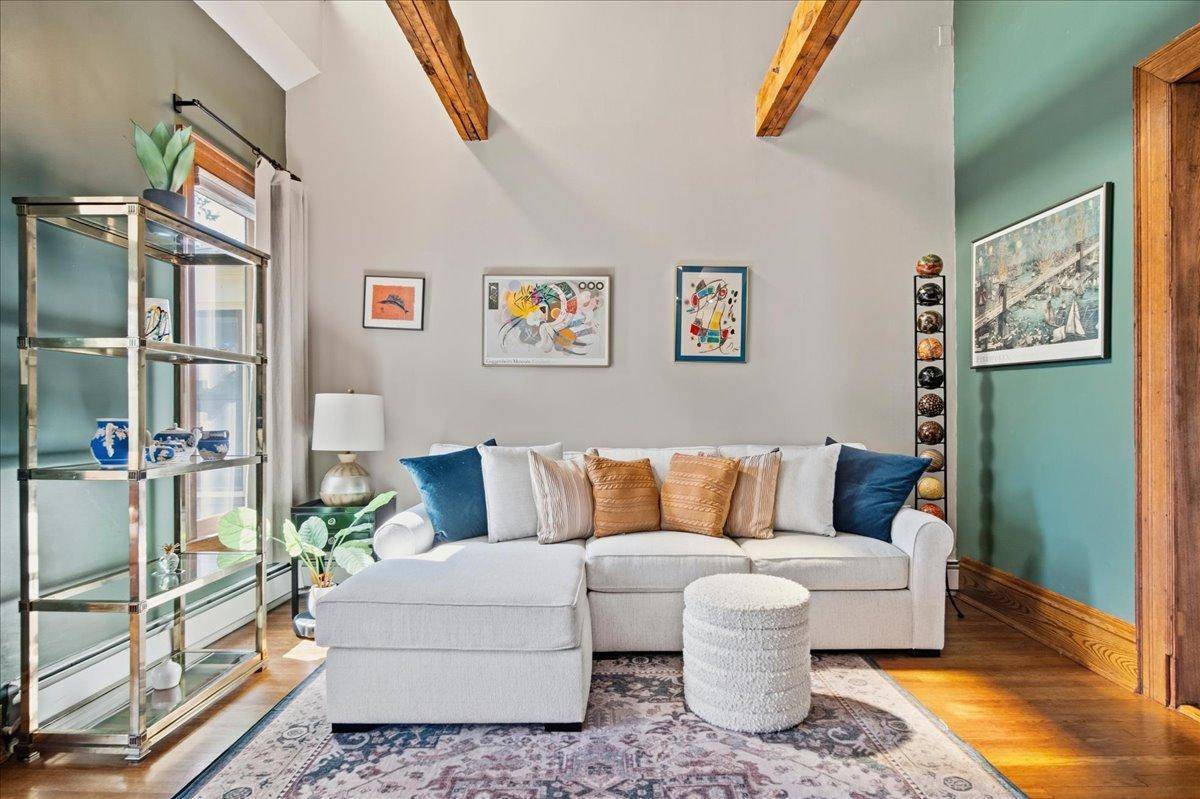 593 Laurel AVE #6E, Saint Paul, MN 55102