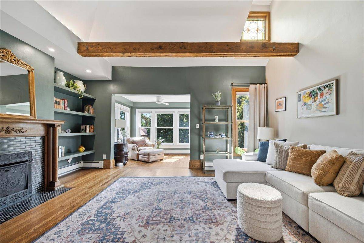593 Laurel AVE #6E, Saint Paul, MN 55102
