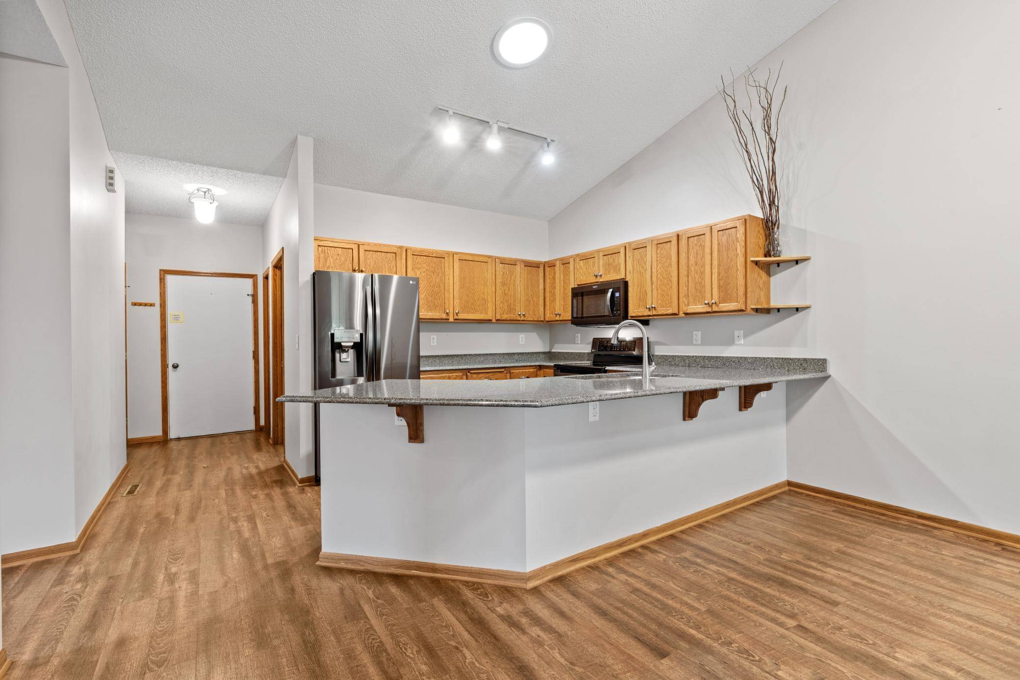 437 Meadow LN, Norwood Young America, MN 55397