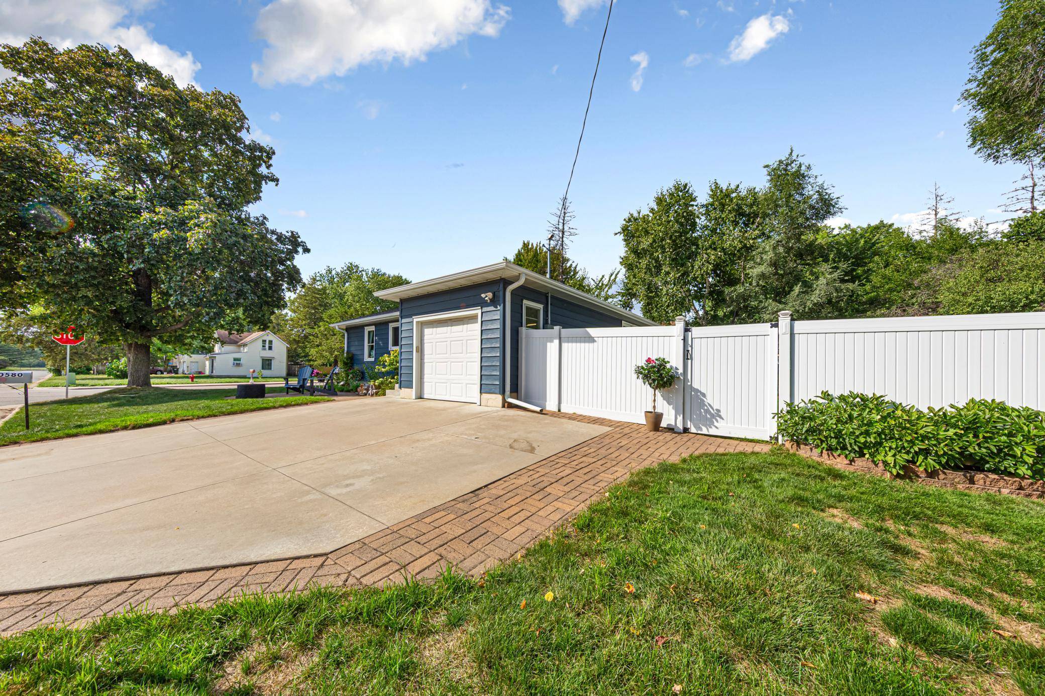 20580 Holyoke AVE, Lakeville, MN 55044