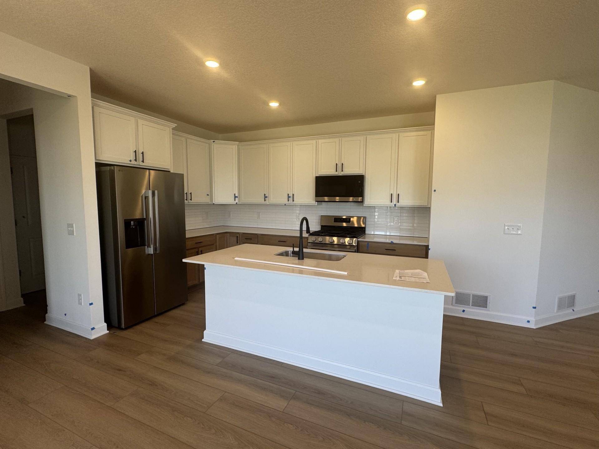 18318 Gladiator DR, Lakeville, MN 55044