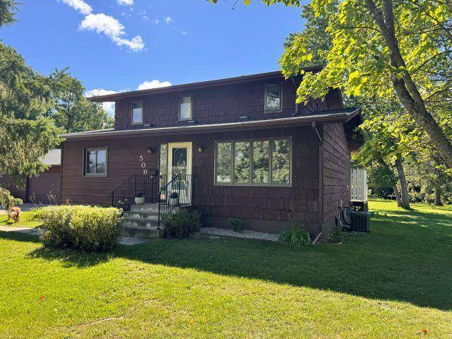 509 12th ST NW, Chisholm, MN 55719