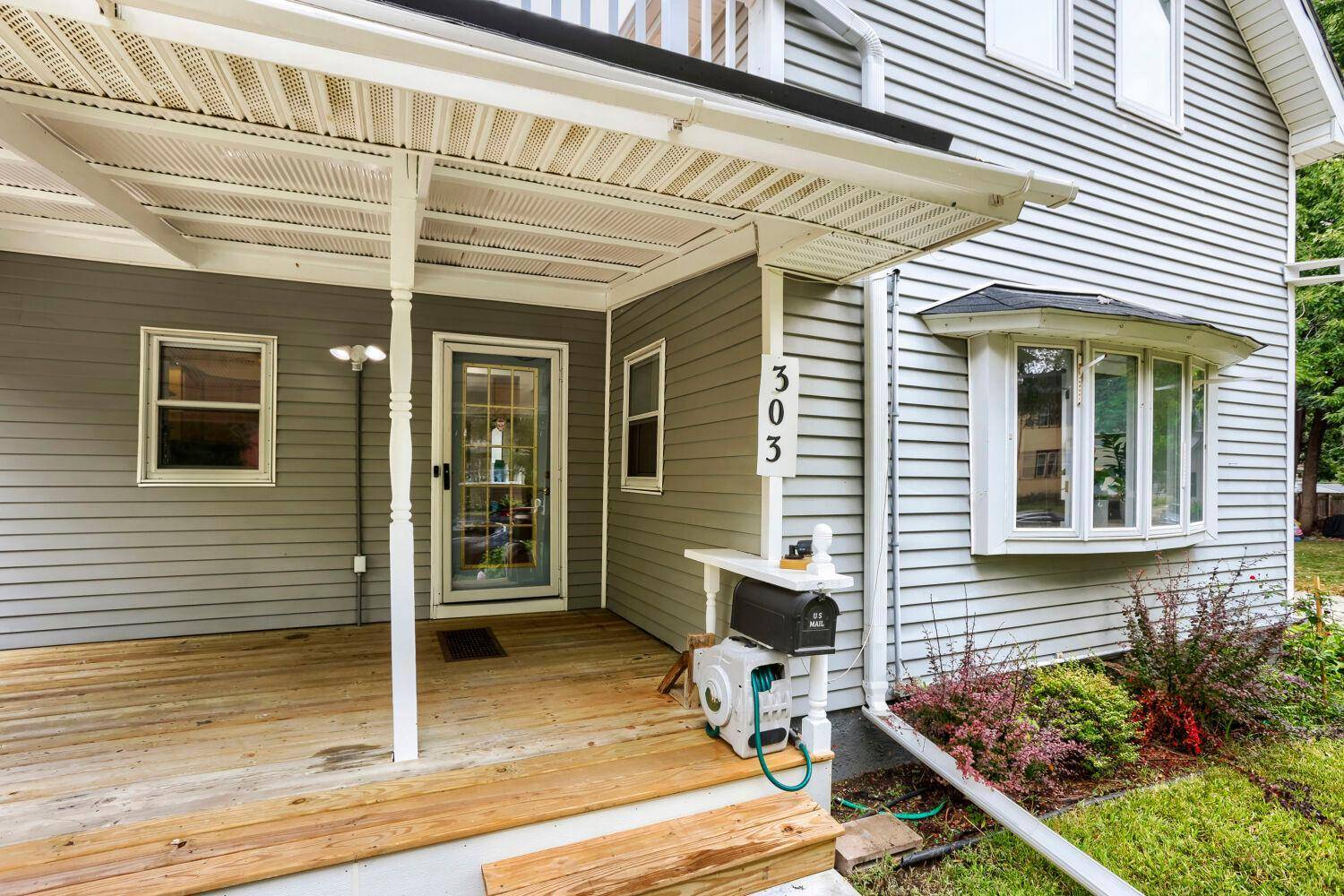 303 Page ST W, Saint Paul, MN 55107