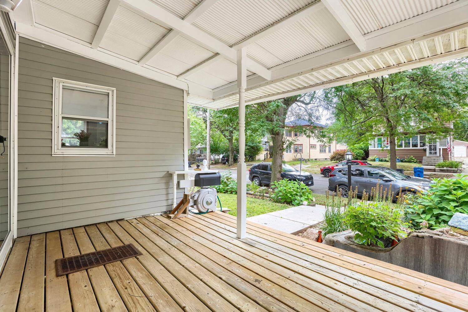 303 Page ST W, Saint Paul, MN 55107