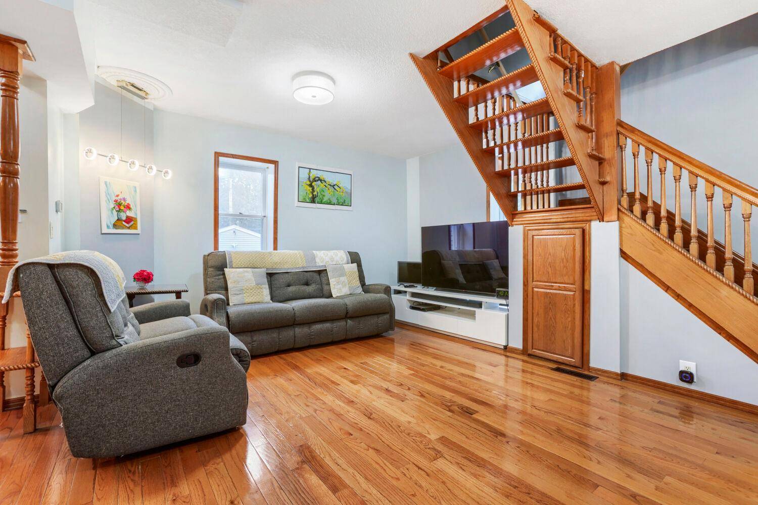 303 Page ST W, Saint Paul, MN 55107