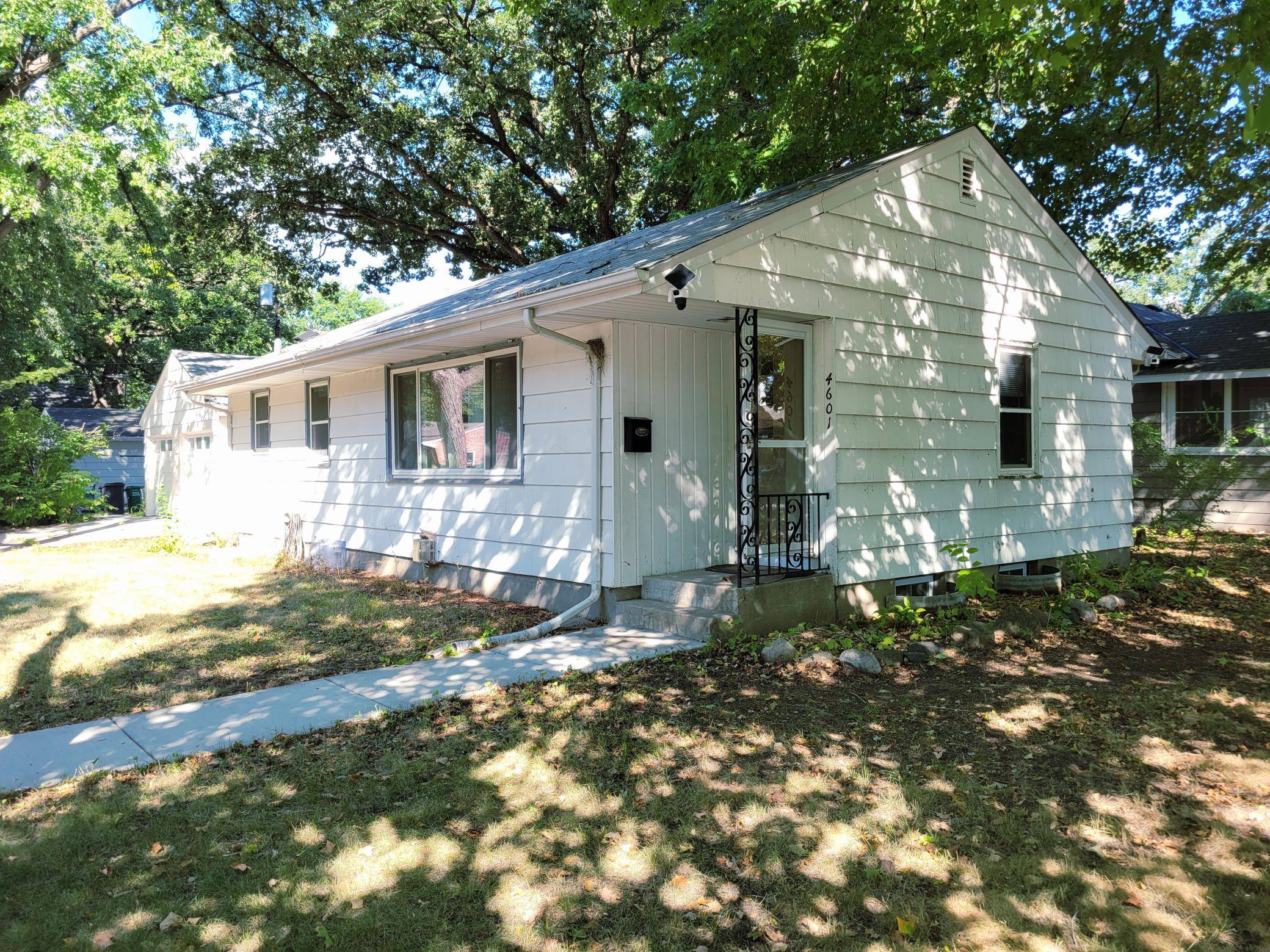 4601 Oliver Ave N, Minneapolis, MN 55412