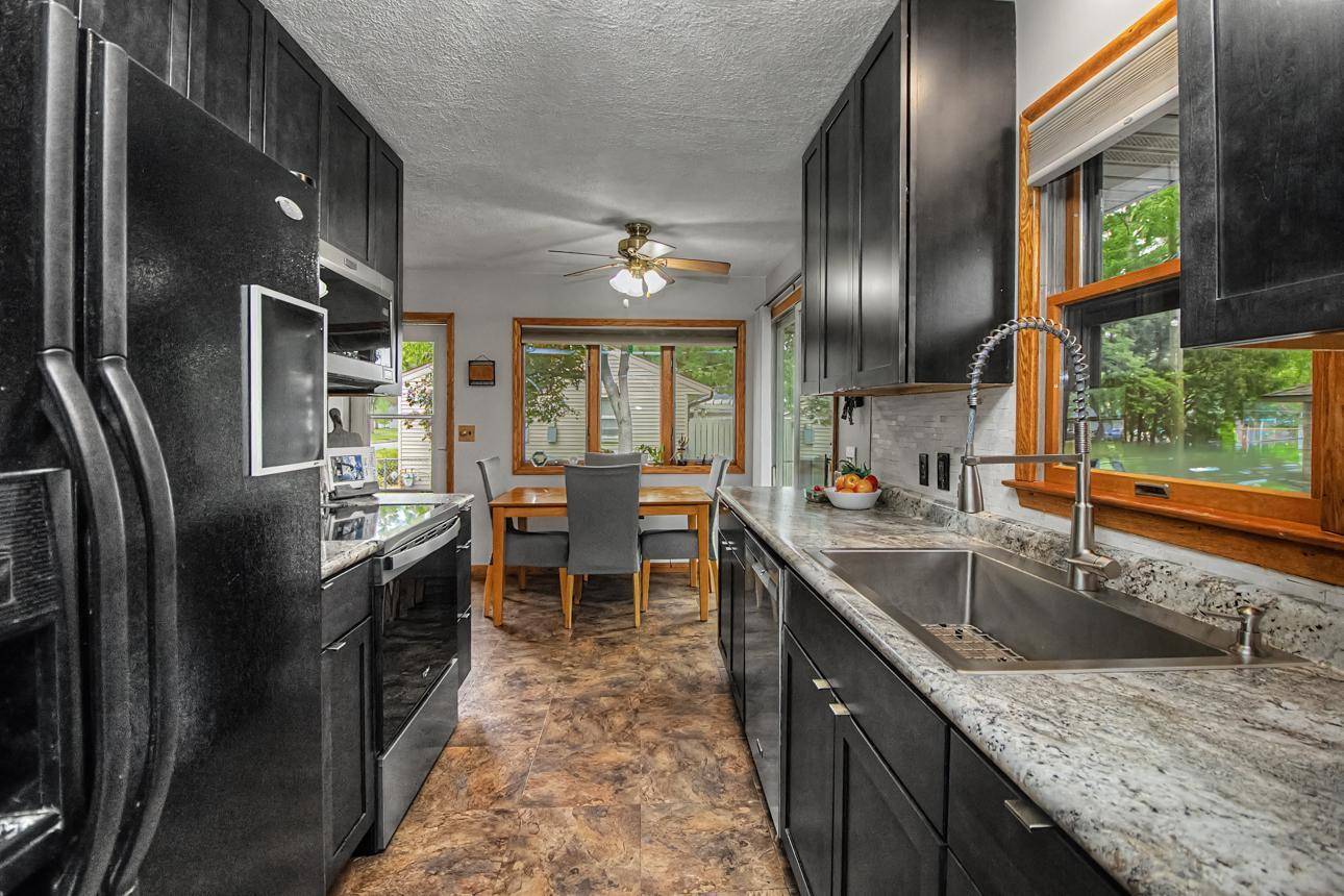 10524 7th ST NE, Blaine, MN 55434