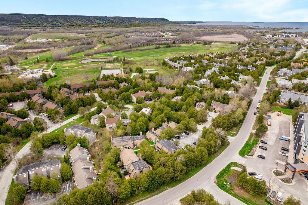 112 Escarpment CRES, Collingwood, ON L9Y 5B4