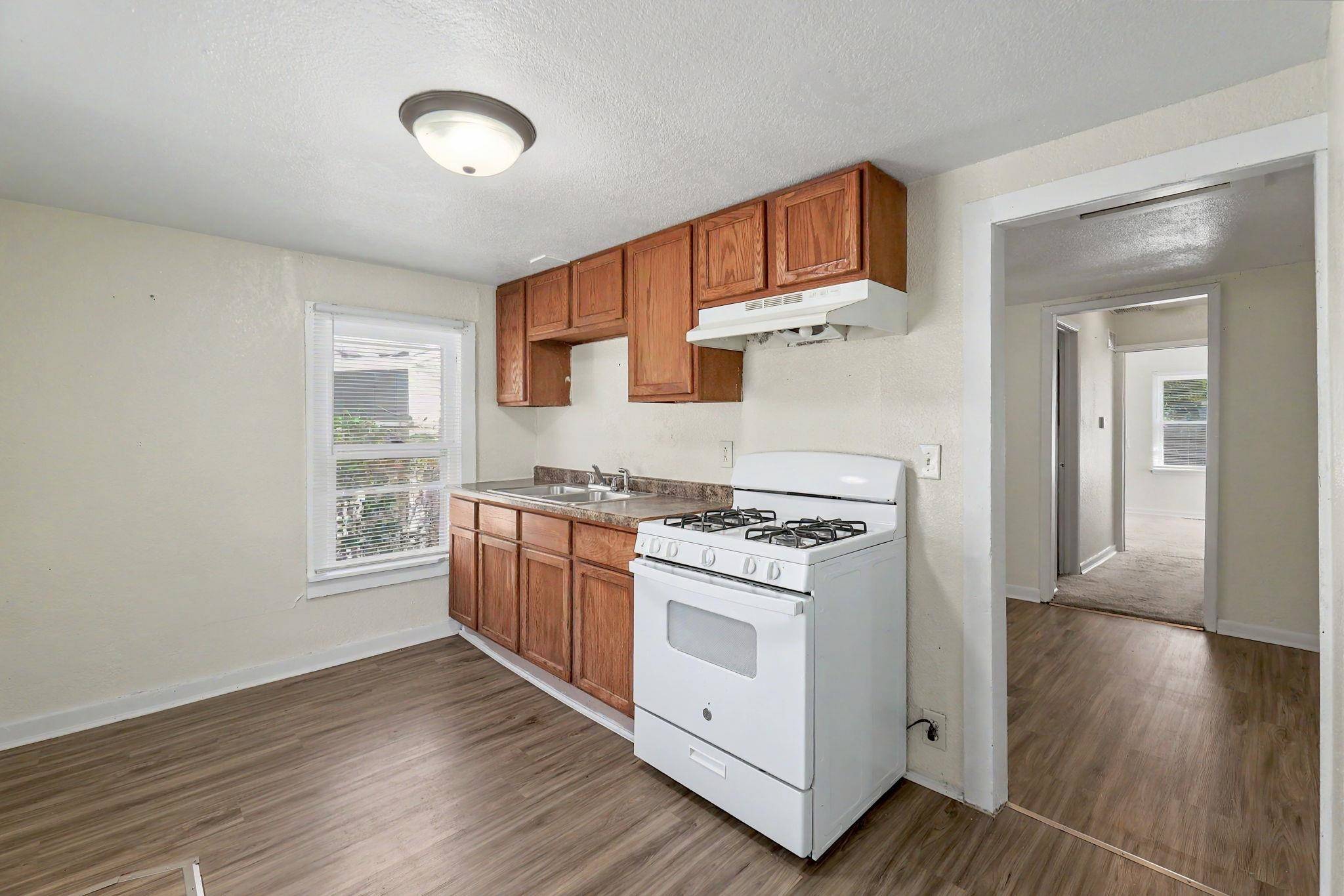 1312 S Meridian Ave, Wichita, KS 67213
