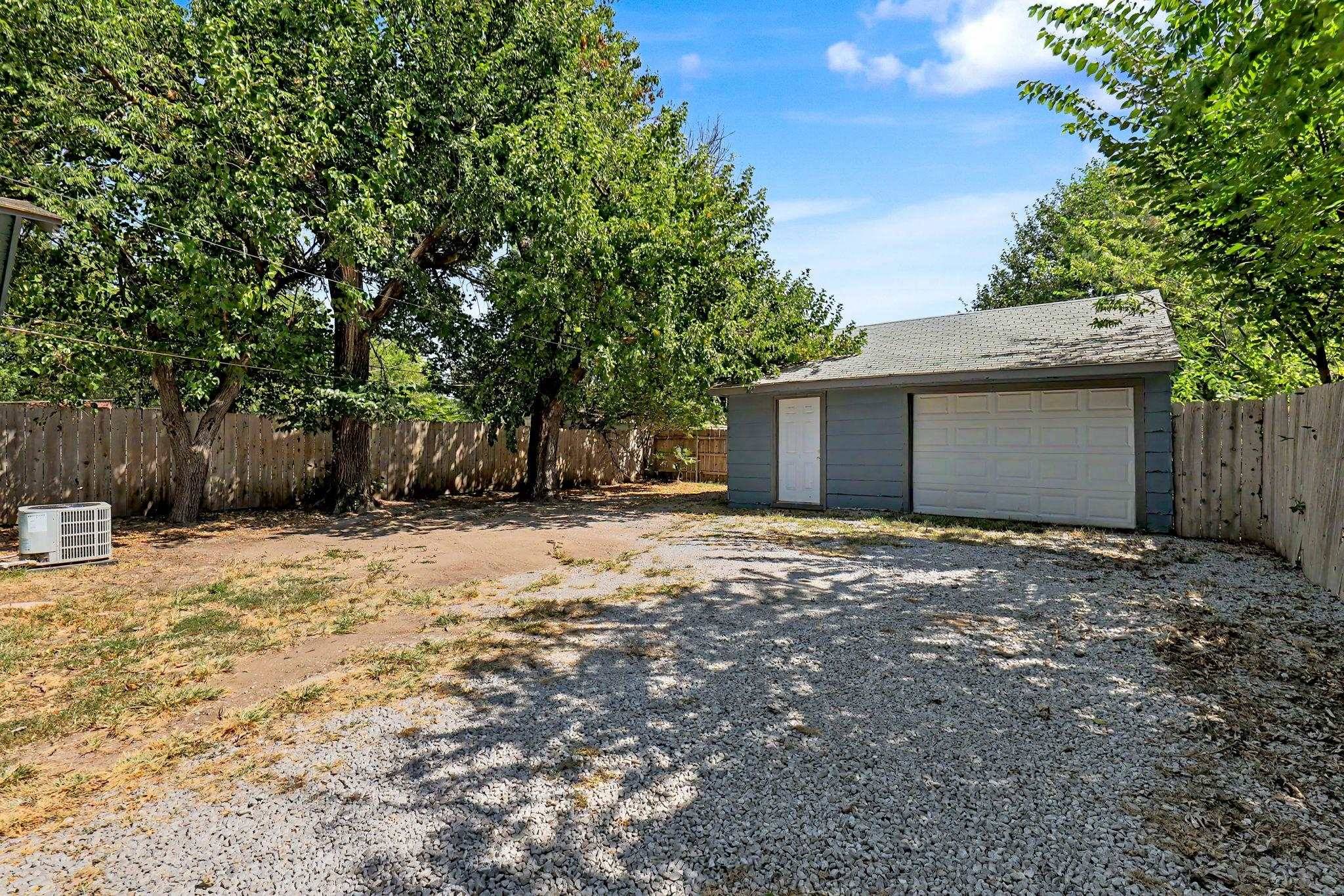 1312 S Meridian Ave, Wichita, KS 67213