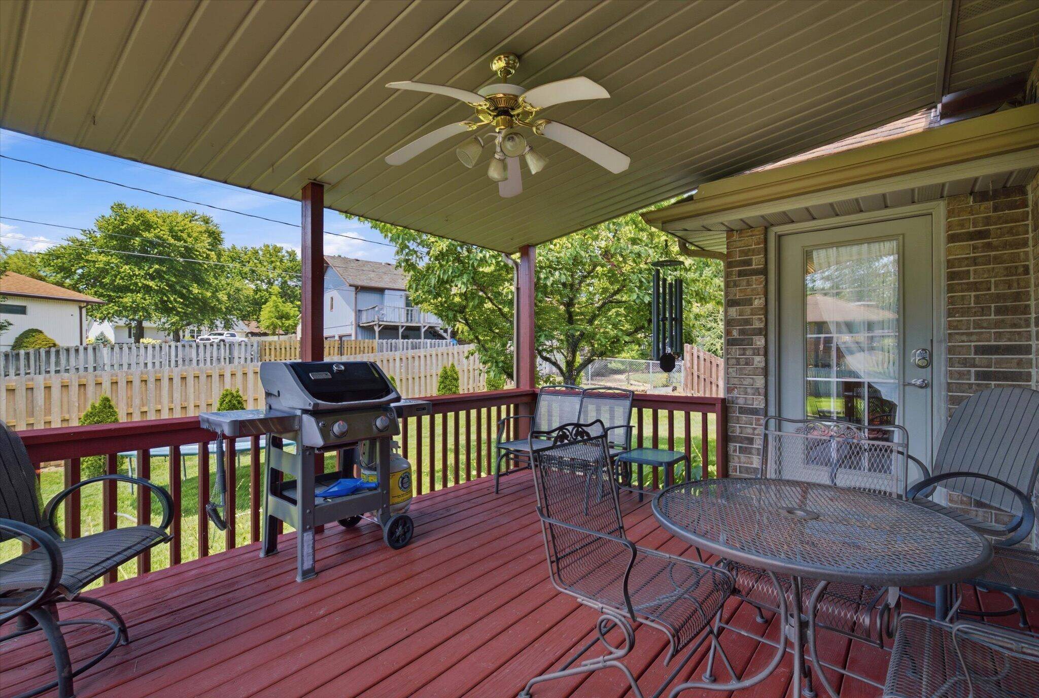 909 E Maplewood ST, Springfield, MO 65807